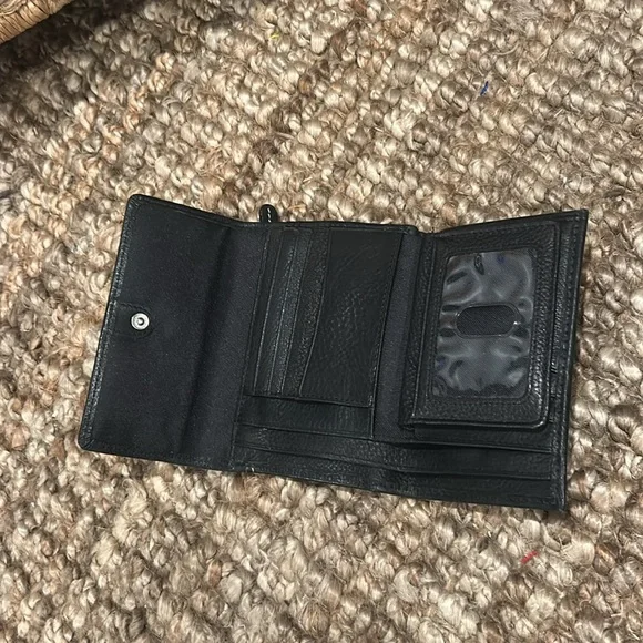 Fossil Genuine Black Leather Tri-Fold Wallet